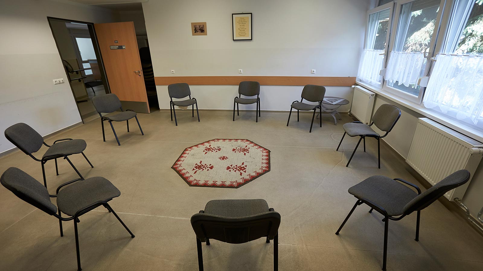 addiktologia elbeszelo szoba