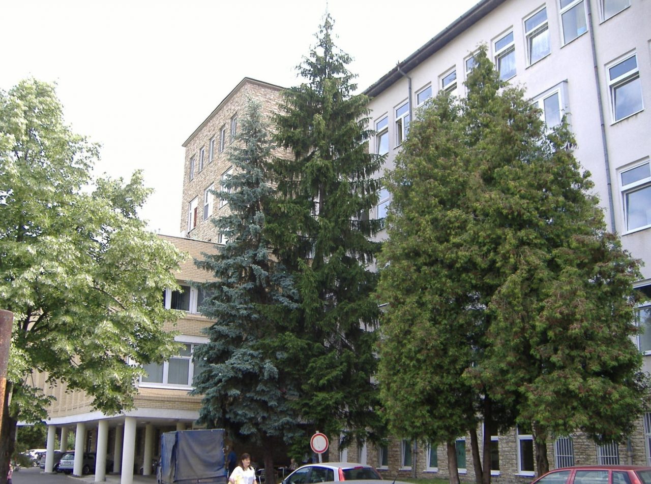 komloi korhaz kulso 2